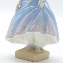 将图片加载到图库查看器，M15 Pantalettes - Rare - Vintage Porcelain Figurine by Royal Doulton, circa 1940 (Item# P-3142)-Timeless Gallery
