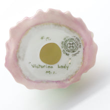 将图片加载到图库查看器，M1 Victorian Lady - Rare - Vintage Porcelain Figurine by Royal Doulton, circa 1940 (Item# P-7000)-Timeless Gallery
