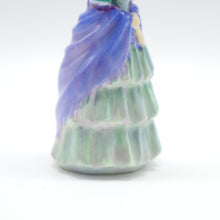 将图片加载到图库查看器，M2 Victorian Lady - Vintage Porcelain Figurine by Royal Doulton, dated 1941 (Item# P-5424)-Timeless Gallery
