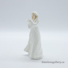 将图片加载到图库查看器，HN3727 Christmas Carols - Vintage Porcelain Figurine by Royal Doulton, circa 1995 (Item# P-1016)-Timeless Gallery
