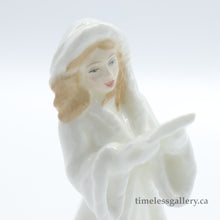 将图片加载到图库查看器，HN3727 Christmas Carols - Vintage Porcelain Figurine by Royal Doulton, circa 1995 (Item# P-1016)-Timeless Gallery
