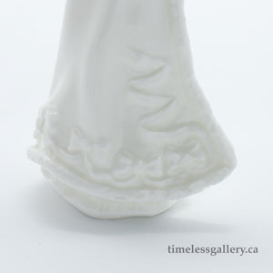 HN3727 Christmas Carols - Vintage Porcelain Figurine by Royal Doulton, circa 1995 (Item# P-1016)-Timeless Gallery