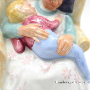 HN2380 Sweet Dreams - Vintage Porcelain Figurine by Royal Doulton, circa 1970 (Item# P-1249)-Timeless Gallery