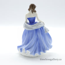 将图片加载到图库查看器，HN4530 Moonlight Serenade - Porcelain Figurine by Royal Doulton, circa 2003 (Item# P-1454)-Timeless Gallery
