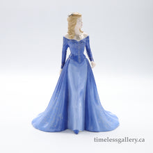 将图片加载到图库查看器，HN4760 Amy - Porcelain Figurine by Royal Doulton, circa 2005 (Item# P-1634)-Timeless Gallery
