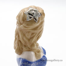 将图片加载到图库查看器，HN4760 Amy - Porcelain Figurine by Royal Doulton, circa 2005 (Item# P-1634)-Timeless Gallery
